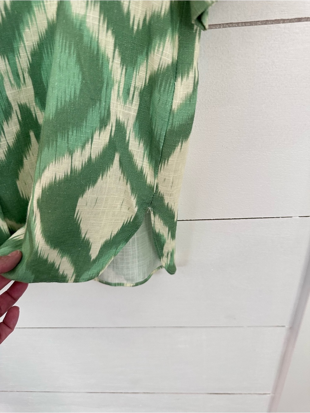 NEW Zara M Ikat green linen blend beaded hidden button contemporary blouse boho - Picture 8 of 14